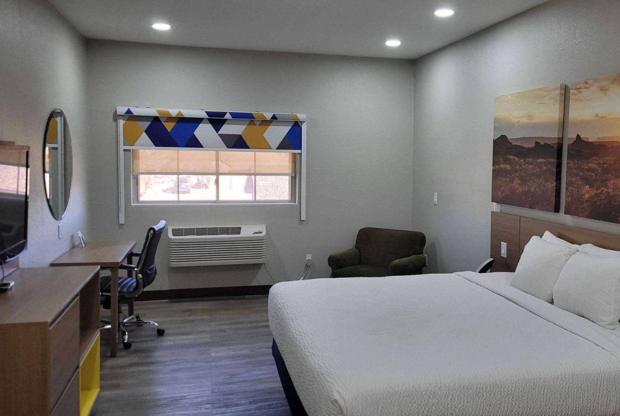 Days Inn By Wyndham Childress Kültér fotó